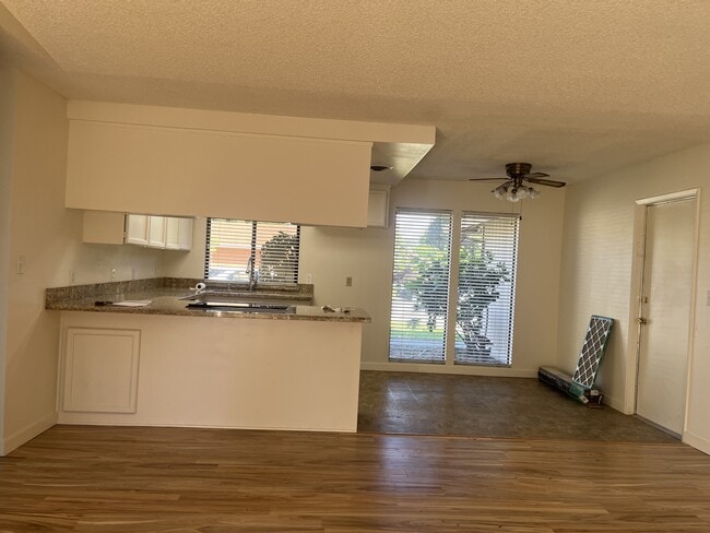 Building Photo - 800 Andrew Dr