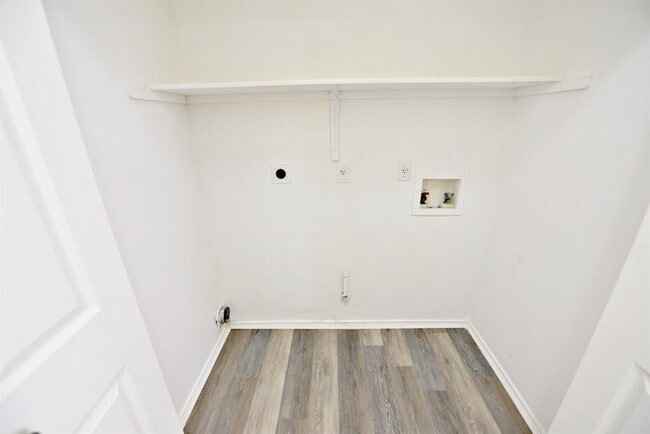 Building Photo - 10508 Hainsworth Park Dr