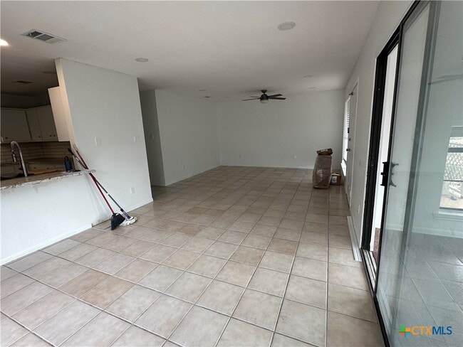 Building Photo - 136 Discovery Ln