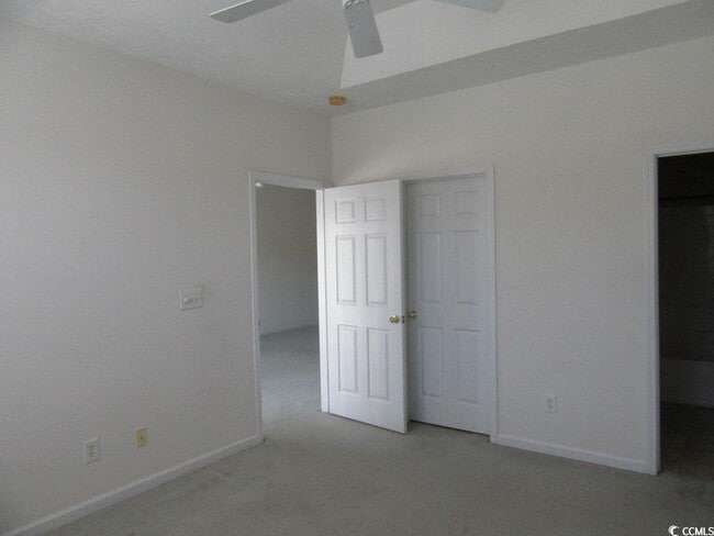 Building Photo - 601 Hillside Dr