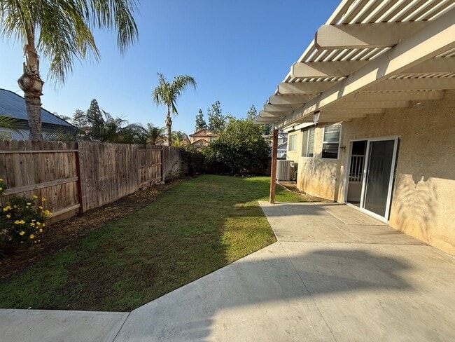 Building Photo - Charming 4-Bedroom Home in the Riverlakes Community