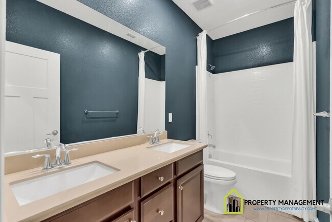 Building Photo - Vineyard Creek-Former Model Home