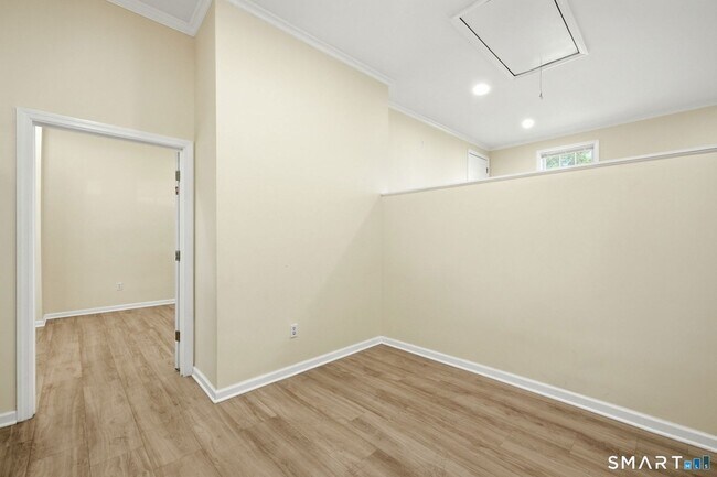 Building Photo - 85 Hicock Dr