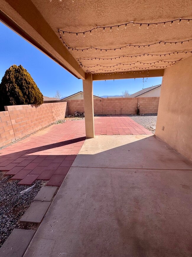 Building Photo - 680 Purple Aster Ave SW