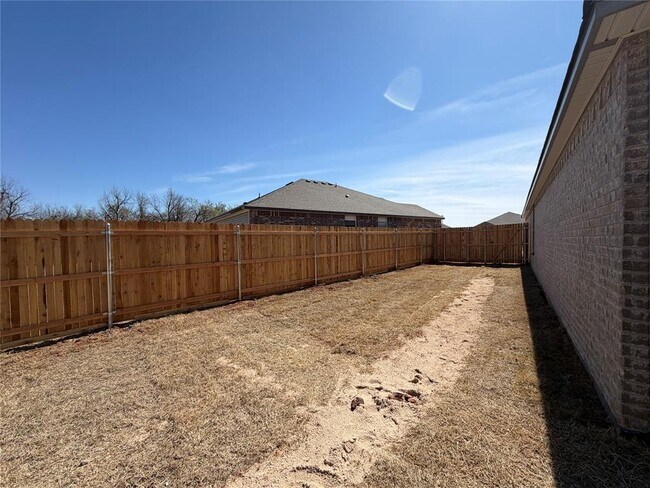 Building Photo - 10005 SW 38th St