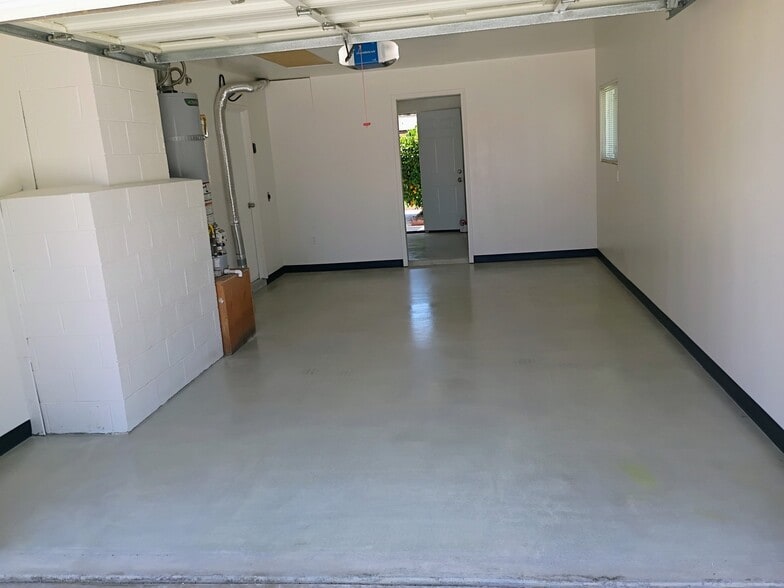 Building Photo - 41315 Sequoia Ln