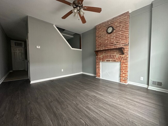 Building Photo - Two-Bedroom House In Baltimore