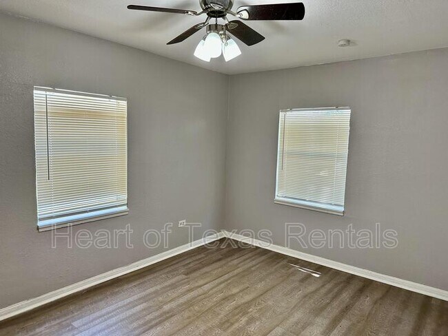Building Photo - 1821 Live Oak Ave