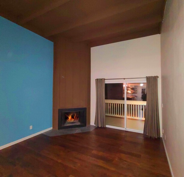 Living room - 3455 Rebecca Ln