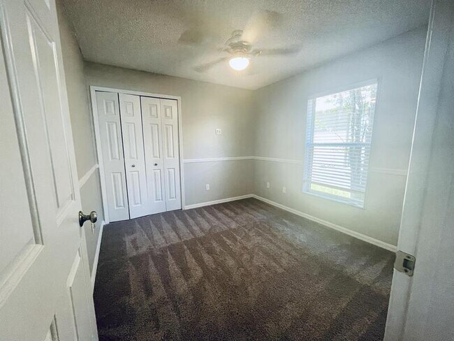 Building Photo - 1043 Ballyshannon Pkwy
