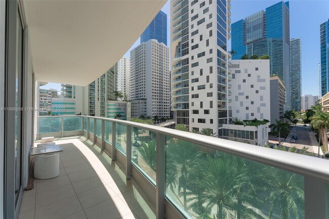 Building Photo - 1331 Brickell Bay Dr