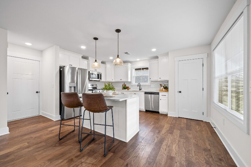 Building Photo - 361 Frontier Dr