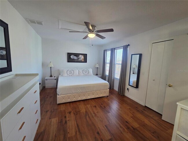 Building Photo - 803 Caribbean Dr