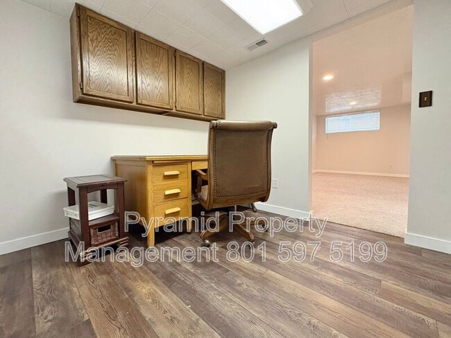 Building Photo - 3894 W Marcus Rd