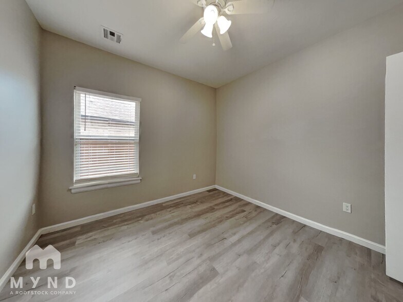 Building Photo - 12924 Firerock Cir