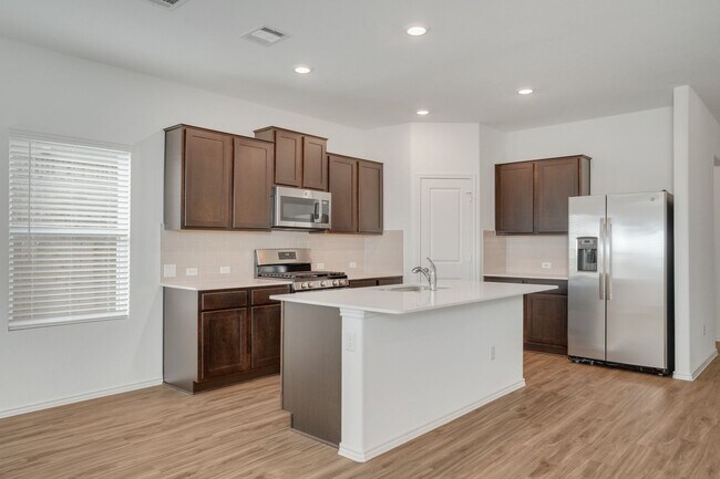 Building Photo - 704 Mallow Rd