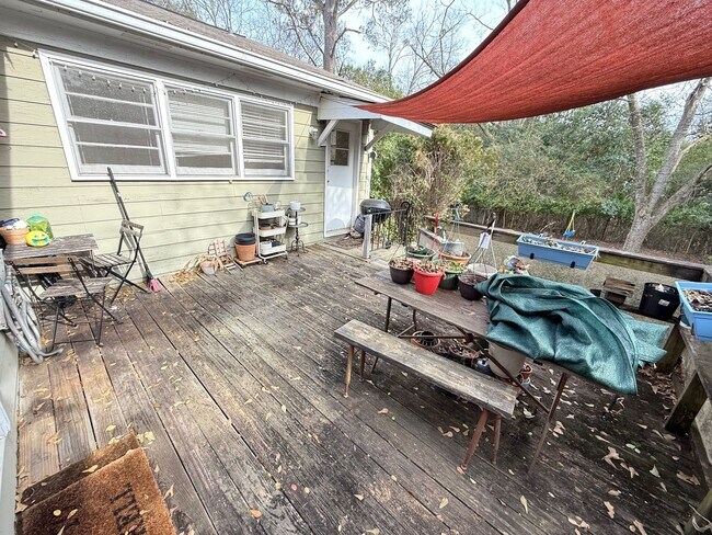 Building Photo - Cute Three Bedroom Near Piedmont Hospital
