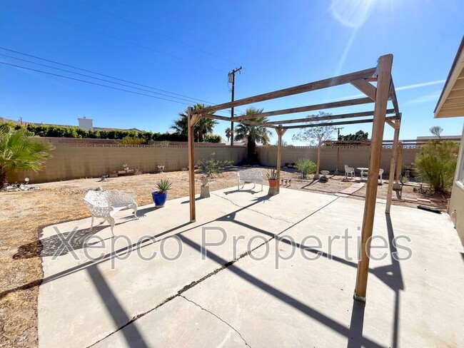 Building Photo - 10730 Cactus Dr