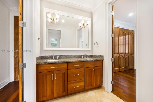 Building Photo - 4065 Battersea Rd