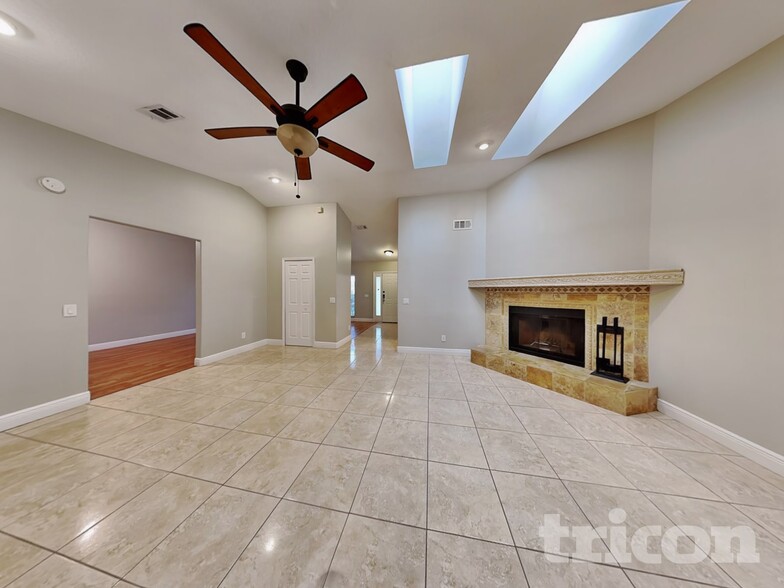 Building Photo - 6517 Seafairer Dr