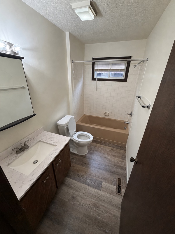 Building Photo - 512 Breezy Point Dr