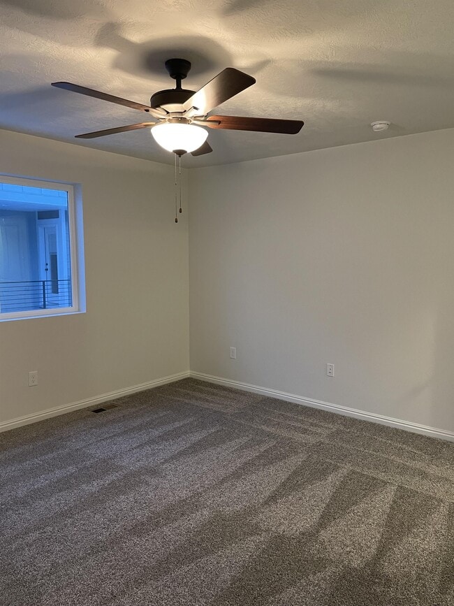Building Photo - 15135 S Reins Way