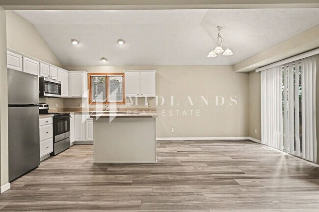 Building Photo - 15613 Timberlane Dr