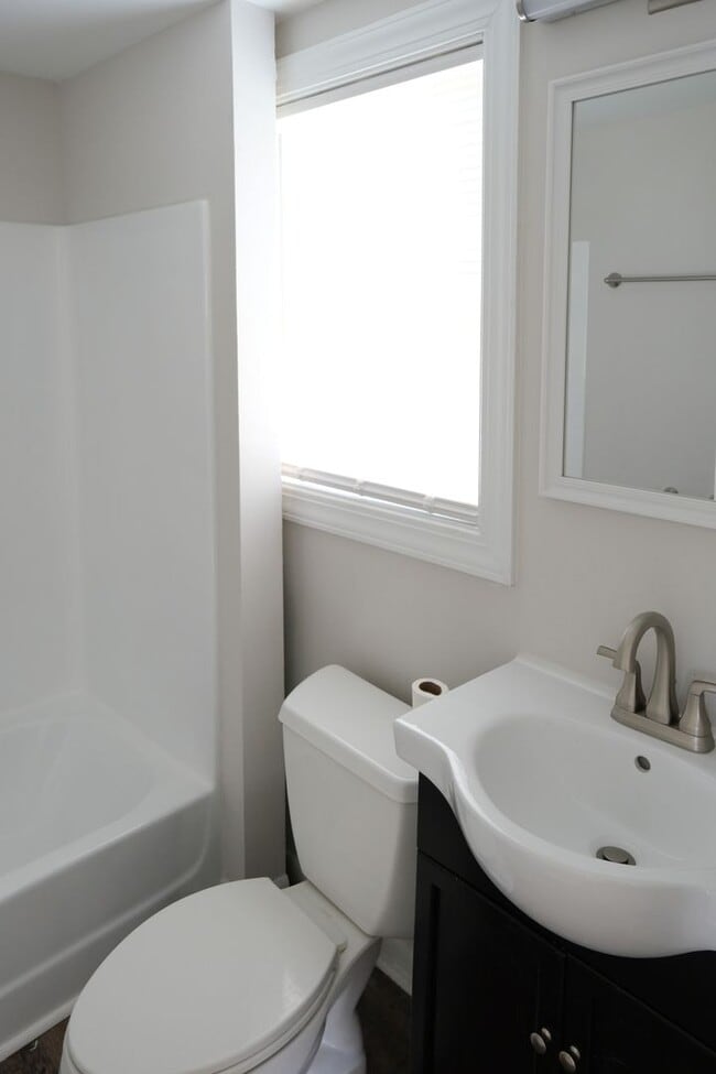 Building Photo - 7 Welch St