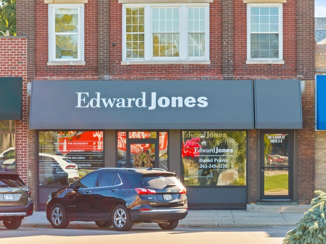 Building Photo - 106 N Main St