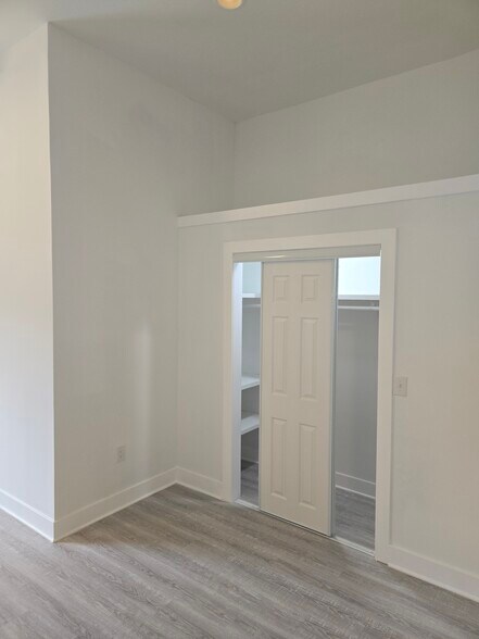 Building Photo - 359 Main St