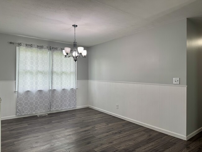 Building Photo - 928 Boyce St