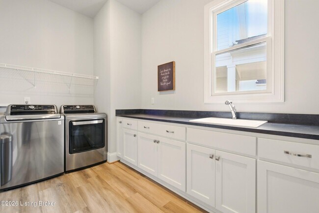 Building Photo - 6218 Mistflower Cir