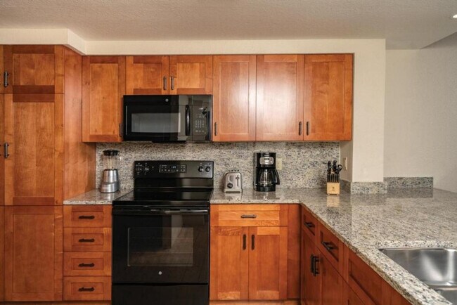 Building Photo - 78-6842-6842 Ali‘i Dr
