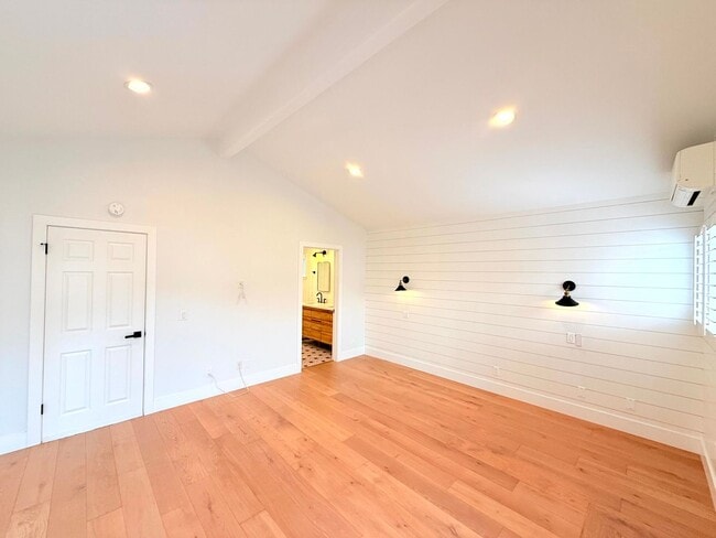 Building Photo - Fantastic 2-Story Home 3 bed 2.5 bath with backyard in Prime Golden Hills-Redondo Beach