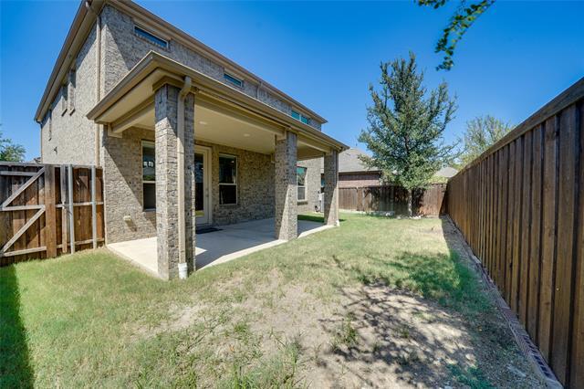 Building Photo - 410 Club House Dr