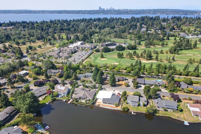 Primary Photo - 4Bd+Den/4.5Ba Clyde Hill House