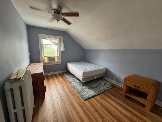 Building Photo - 23 Carey St