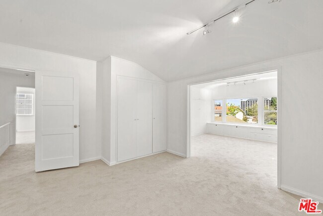 Building Photo - 1204 Beverwil Dr