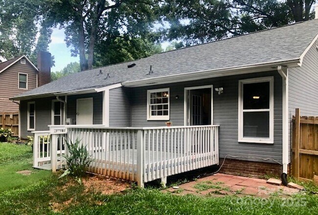 Building Photo - 6613 Farrington Ln