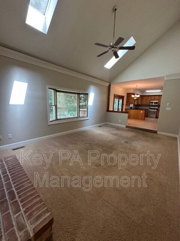 Building Photo - 16 Brookhollow Dr