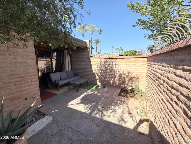 Building Photo - 3032 N 32nd St