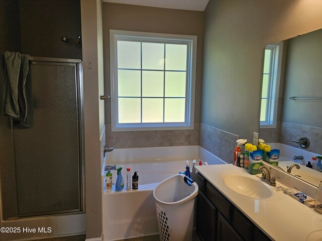 Building Photo - 609 Winfall Dr