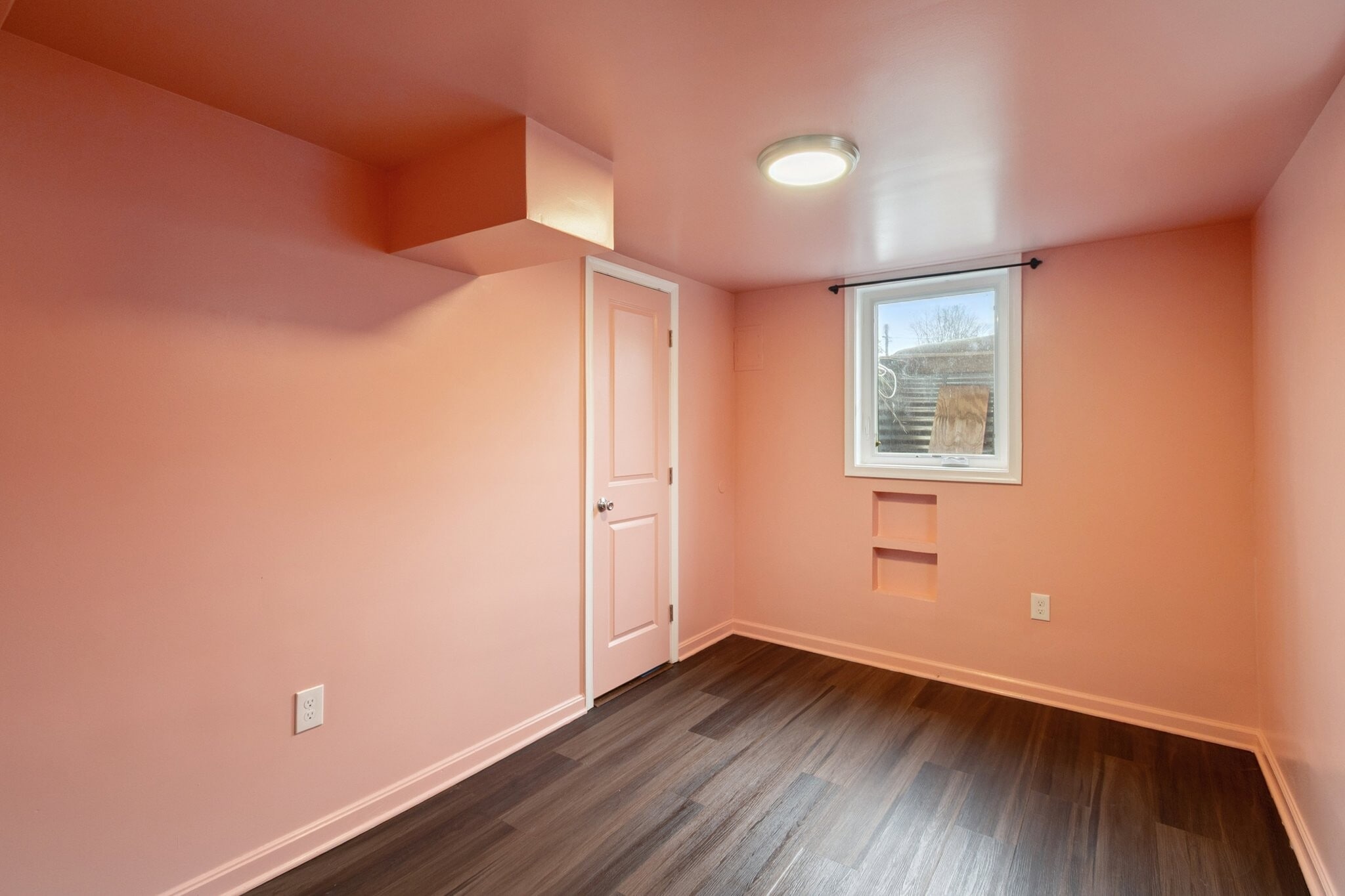 Building Photo - 14615 Crescent Dr