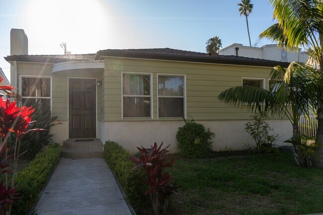 Primary Photo - 2431 Walgrove Ave