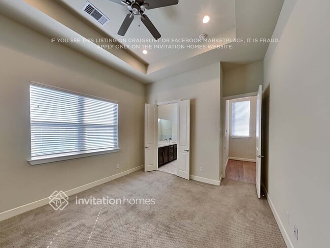 Building Photo - 10530 Executive Lake Dr