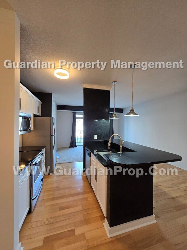 Building Photo - St Louis Park Condo, Heated Garage Space Included, Dishwasher, In Unit Laundry