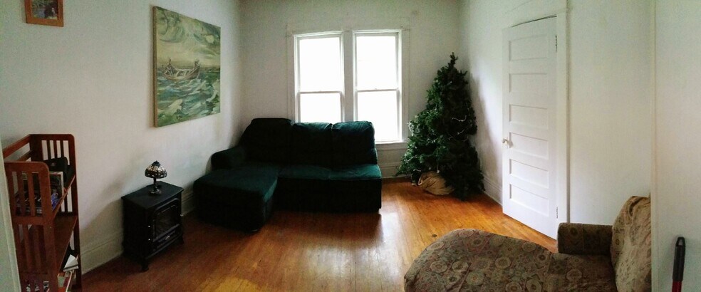 Building Photo - 219 4th Ave S