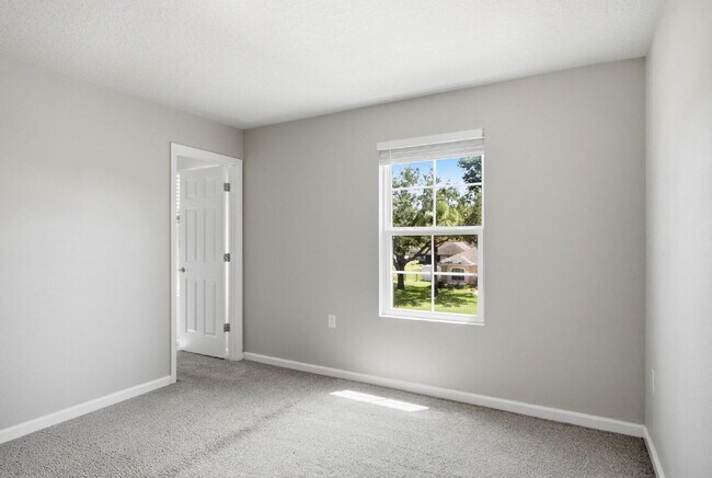 Building Photo - CENTRALLY LOCATED
