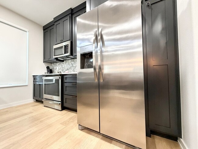 Building Photo - ***611 SW 2nd Street***