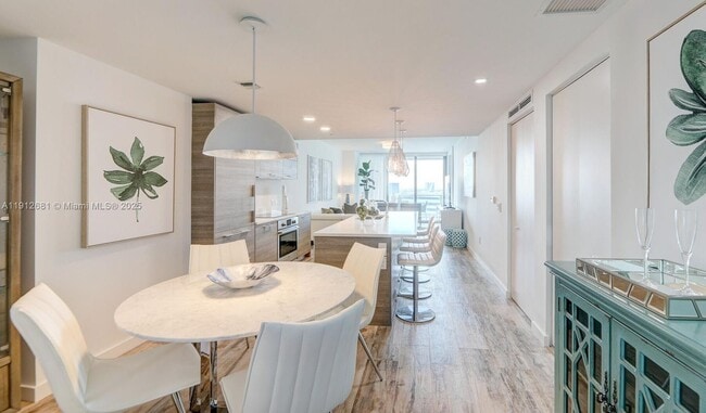 Building Photo - 650 NE 32nd St